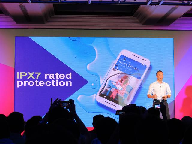 Moto g3 review ipx7 water proof protection