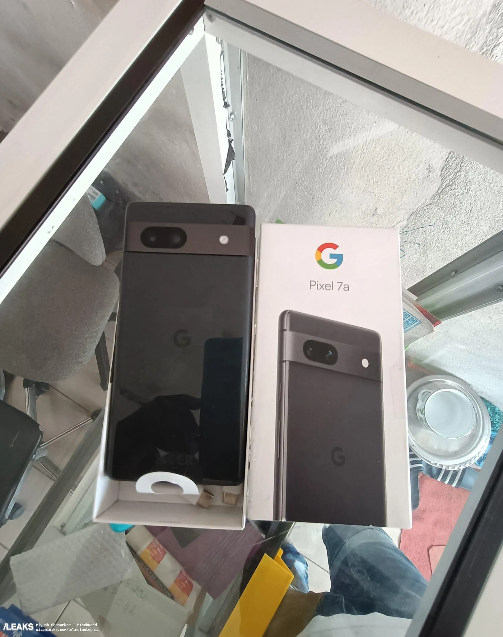 Google Pixel 7a grey unbox image 2